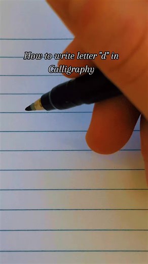 Learn to Write the Letter 'D' in Calligraphy