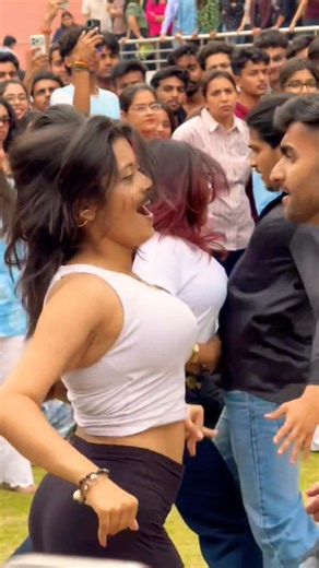 one two three four dance 🔥🫀| engineering college girl flashmob dance #shots #dance #flashmob