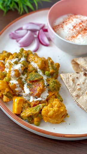 19K views · 588 reactions | Mix vegetable in creamy gravy  A popular north indian main course dish….that is mainly served with phulka/roti. ❤️✨ i love this dish to the core of my heart Ingredients |  #mixveg #mixvegetables #creamygravy #foodreel #recipevideo #priyankafof #winterrecipes | Flavours Of Food | Facebook