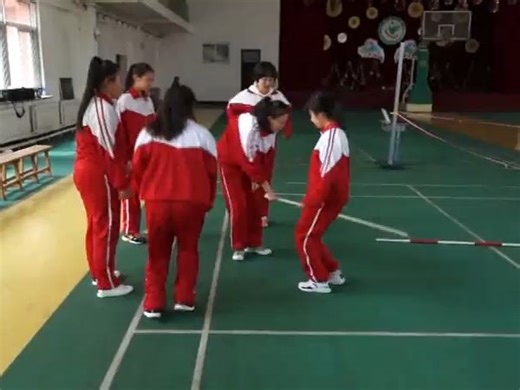 八年级：跨越式跳高