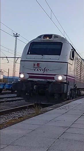 Renfe Serie 334 + Talgo VI 🚂 InterCity 279 Almería-Madrid 📍 Linares-Baeza