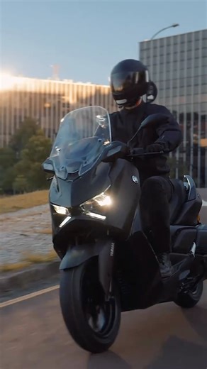 Yamaha Motor Argentina on Instagram: "¡Tu nueva versión está llegando! La nueva XMAX 300 Connected. Sofisticación, diseño y tecnología de punta en un solo scooter. ✔️ ABS y Traction Control System. ✔️ Conectividad total con Yamaha Connect. ✔️ Activación automática de balizas (ESS). Una experiencia única en cada recorrido, dentro y fuera de la ciudad. 💰Precio especial de lanzamiento 9.900 usd 👉 Muy pronto en concesionarios oficiales Yamaha. #XMAX300 #scooter #yamaha #motor #lanzamiento #nuevaya