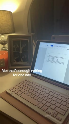 Why is 3am the magically hour that cures all writer block?? #booktok #writer #fyp #foryoupagе #reader