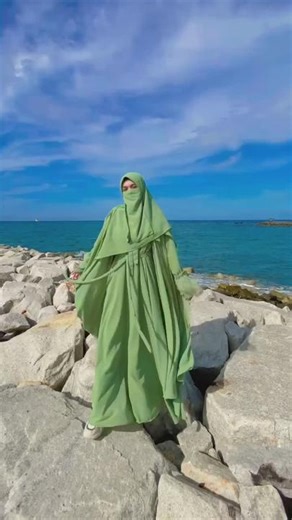The Beauty of Modesty: Exploring Islamic Fashion