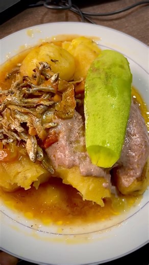 Ugandan Breakfast Delight 🍽️ Matoke, Mukene & Groundnut Sauce