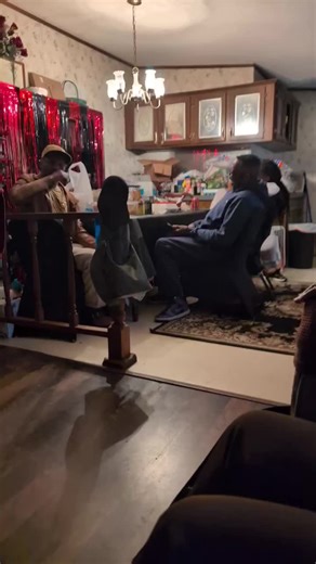 smiling Emma (@emmasullen)’s videos with original sound - smiling Emma