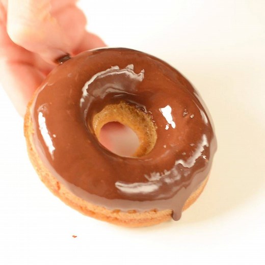 KETO ALMOND FLOUR DONUTS 🍩 glazed donuts with chocolate peanut butter glazing! 100% LOW CARB GLUTEN-FREE DAIRY-FREE RECIPE --> https://www.sweetashoney.co/low-carb-donuts-keto-chocolate-glazed/ | Sweetashoney.co