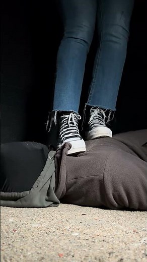 Face Trampling with Converse and Dirt