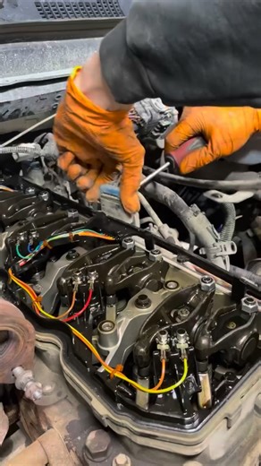 Diesel Laboratories | 6.7 Cummins cylinder head removal. #diesellabs #diesellaboratories #dieseltrucks #dieseltechs #dieseltechnicians duramax cummins... | Instagram