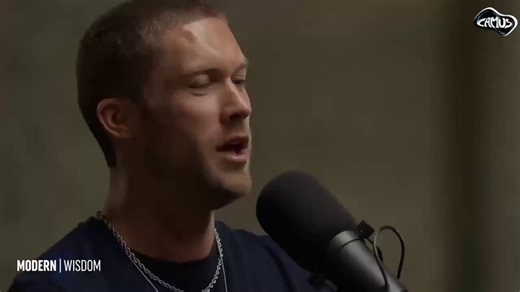 Andrew Huberman described the worst morning routine in five steps. Stay in bed, recline, skip sunlight, drink coffee too early, multitask. Every one of them targets the same 30-minute neural event.Between minute 0 and 60 after waking, your body runs the cortisol awakening response. A healthy pulse lifts cortisol by about 50%, sets a 14-to-16 hour timer for melatonin release, primes immune function, and anchors alertness for the whole day. Miss the window and your circadian clock drifts until you