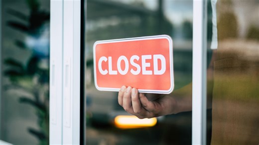 Italian chain restaurant with 200 locations abruptly closes & signs removed