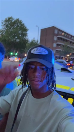 Flashing Lights meaning and lyrics explained