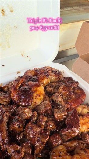 🔥 Triple B’s Bachi was a HIT! 🔥 Everything was fireeee — the hibachi? 🔥 The egg roll? 🔥 The pineapple juice? 🔥🔥🔥 Listen… if you see Triple B’s Bachi pop up near you, PULL OVER. They move around daily, so you might catch them right in your neighborhood. Fresh, flavorful, and absolutely worth the stop. Food truck gems like this are why I’m always telling y’all to get outside and explore your city! 👏🏽🍍🍚 Definitely worth trying. Save this post so you don’t forget! #TripleBBsBachi #Jackson