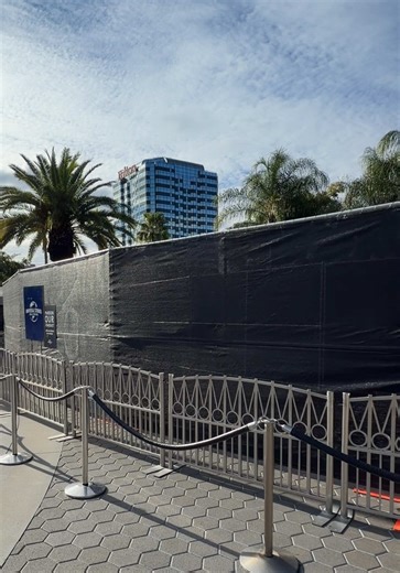New Construction Barrier Wall at Universal Studios Hollywood
