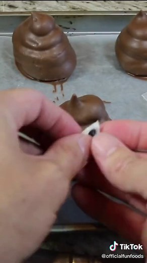 Delicious Poop Emoji Meringues: Fun Dessert Recipe