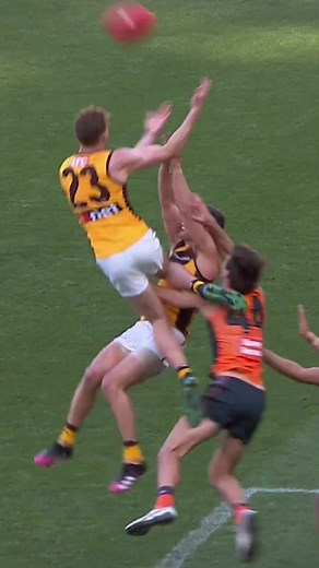 Boy, oh boy, O’Brien 😱 Tim O’Brien is up for the Four’N Twenty Mark of the Year! #afl #footy #aussierules #athletesoftiktok #aflhighlights