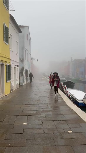 Exploring Burano: A Colorful Venetian Island