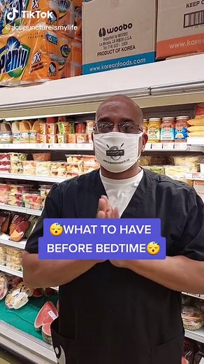 What To Have Before Bedtime #sleepdiet #sleepdeprivation #foodstoeat #foodstoeatbeforebed #foodsnottoeatbeforebed #sleepdeprivation #chamomiletea