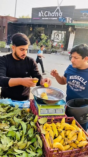 Fruit packing prank 🤣🤣 #funny #comedy #prank #funnyvideo #fun #usa #newyork | Butt Pranks