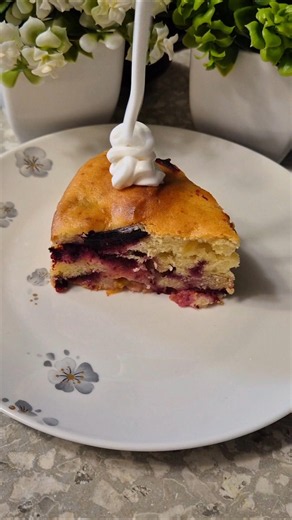 Soft Apple & Plum Cake 🍎💜 | Easy Recipe #shorts #food #sweet #dulces #apple #pastel #cake #eating