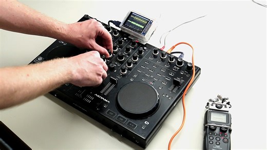 DJ on the Fly! (Raspberri Pi, Mixxx, Screen, Controller)