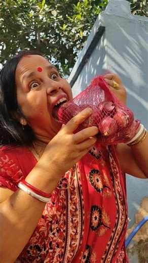 মুনু নিচু খাচ্ছে#shorts#trending