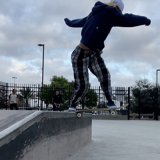 西村碧莉　Aori Nishimura on Instagram: "☁️"