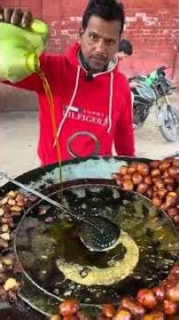 Have you ever seen someone frying potato using engine oil🤔