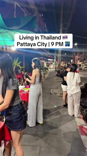 Exploring Pattaya's Nightlife at 9 PM