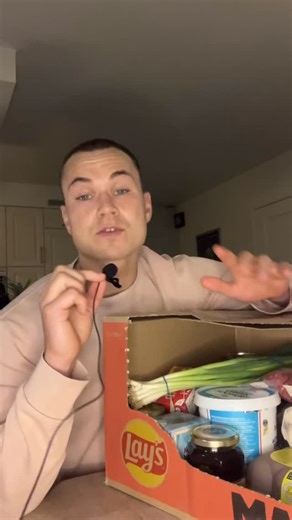 🥦 Ben Hermans on Instagram: "Darmvriendelijk en zoveel mogelijk onbewerkt eten, dit keer in de @albertheijnbelgie Ik ben eerlijk gezegd echt fan van AH. Ik heb het gevoel dat zowizo Nederland iets vooruitstrevender is in aanbod van gezondheidsbewustere producten (als ik door hun supermarkten wandel) en AH brengt dat wat meer richting België. Anyway, was een duur winkelkarreke, heb echt nie naar prijzen gekeken, in de feestdagen des te belangrijker gewoon goeie dingen in huis te hebben om de fee