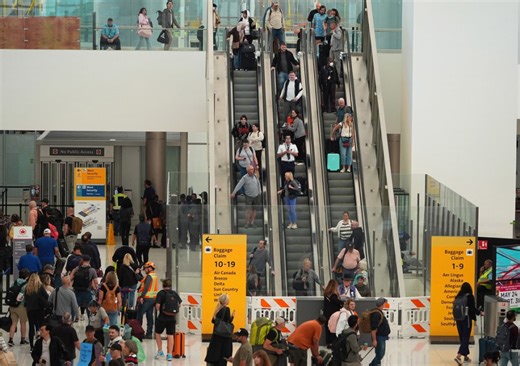 Denver airport train up and running after issue Friday morning