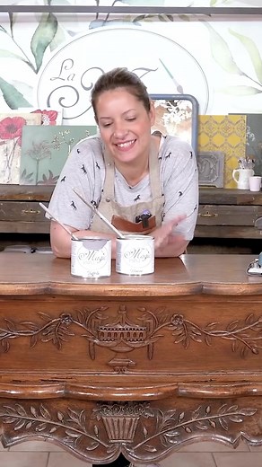 Nuovi Colori! Ricoloriamo un’antica madia provenzale con Venere e Taffeta’ (guarda il video completo completo) link nel primo commento 😘 | Magic Paint