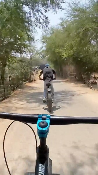 Off-Roading Stunt🤯 #cycleride #stuntcycle #cyclestunt #stunt #shorts #shortvideo #shortsfeed