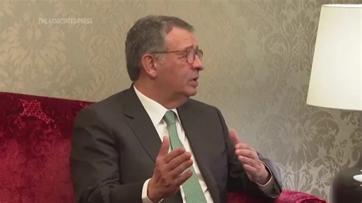 Portugal's present and future presidents meet after Antonio Jose Seguro wins runoff