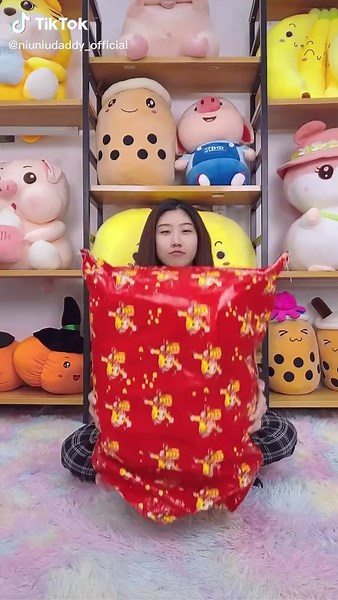 Giant Pig Stuffed Animal - Adorable Plush Toy Collection