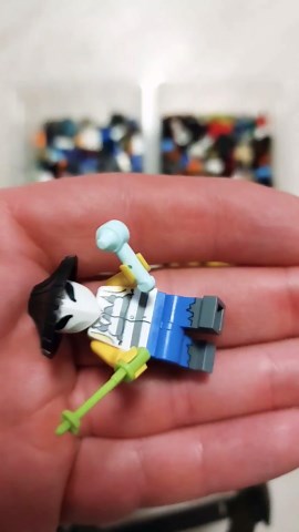 The great Lego roulette: Which minifigure will appear today?