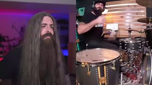 Clipped from “10 Great Drummers with WEIRD Techniques” on YouTube. The king, El Estepario Siberiano 🙌 #drums #Wow #drummer #drumming #reaction | 66Samus