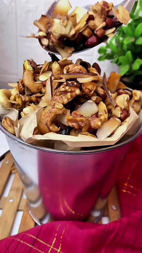 Delicious Homemade Nut Mix Recipe for Nut Lovers