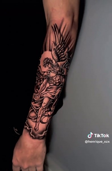 Tatuajes del Arcángel Miguel: Ideas y Significado