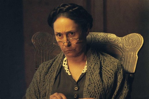 Laurie Metcalf on what she learned from a surprising career first in “Monster: The Ed Gein Story”