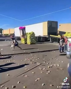 Spinning piñata!! Get it for your next party!! Piñata giratoria!! Compre una para su siguiente fiesta!! | Dulceria La Bonita Wholesale LLC