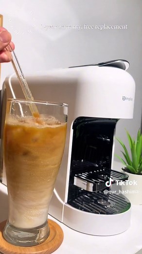Experience perfection with a single touch, and prepare your coffee your way🤍☕️ #simplus #coffeemachine #nespresso #mesinkopi #nespressocoffee #simpluscoffeemaker #coffeemaker #latte#espresso #simplus #simplusmy #mcnwinbegin #tiktokappliances #1yearwarranty @simplus.my @SWEETHOME MALAYSIA