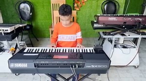 14K views · 337 reactions | Bé trai 9 tuổi sở hữu 5 cây đàn đắt tiền nhất hiện nay. Đệ tử nhập môn Việt Sang rất có năng khiếu. Đập hộp Sx900 biểu diễn bend Bolero rất dễ thương | Việt Sang Keyboard | Facebook