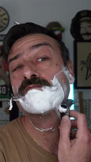 Fatip Vario Asmr 🪒🔊Tutto bello tranne il bagno di sangue....#asmr #asmrshaving #Fatip #razor