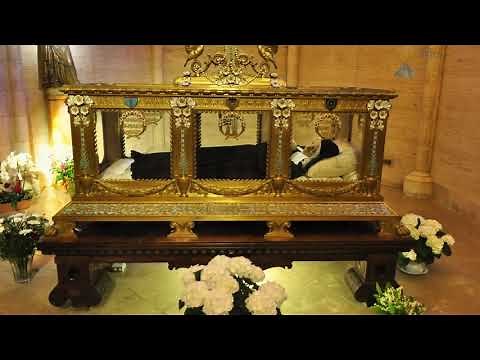 SAINTS & Miracles ~The Incorrupt Body of SAINT BERNADETTE SOUBIROUS