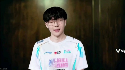 圣诞德杯WBG 2:1 BLG后的Viper be like