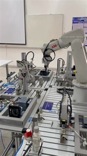 🤖 อยากควบคุมหุ่นยนต์? 📣 รับสมัครนักศึกษาภาคสมทบ เรียนรู้เทคโนโลยีหุ่นยนต์และระบบอัตโนมัติ ได้เรียนจริง ปฏิบัติจริง ควบคุมแขนกลอุตสาหกรรมจริง 🦾 ตั้งแต่การใช้งานพื้นฐาน การเขียนโปรแกรม ไปจนถึงการ วิเคราะห์และแก้ปัญหาการทำงานของระบบ ⚙️ ✨ พัฒนาทักษะที่โรงงานยุคใหม่ต้องการ ✨ เพิ่มความแม่นยำ ลดความผิดพลาดในการผลิต ✨ สร้างประสบการณ์ตรง พร้อมต่อยอดสู่อาชีพสายอุตสาหกรรม 🏭 👨‍🎓👩‍🎓 เหมาะสำหรับผู้ที่ทำงานไปด้วยเรียนไปด้วย 📌 สมัครด่วน! จำนวนจำกัด 📞 สอบถามรายละเอียด / สมัครเรียนได้ที่ 094-5946253 (อ.