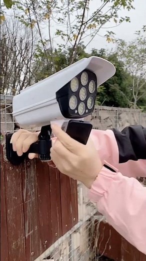 😲Fake Camera Solar Light Smart Anti-Theft Protection