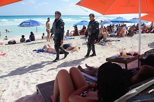 Promo: Mexico's Beach Wars