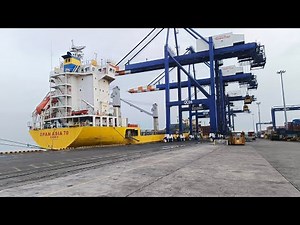 Watch How i Open the Span Asia Container Ship Hatch for Unloading and Loading